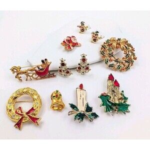 9 Christmas Jewelry Lot Brooch Earrings Enamel Gold Tone Wreath Sleigh‎ Novelty